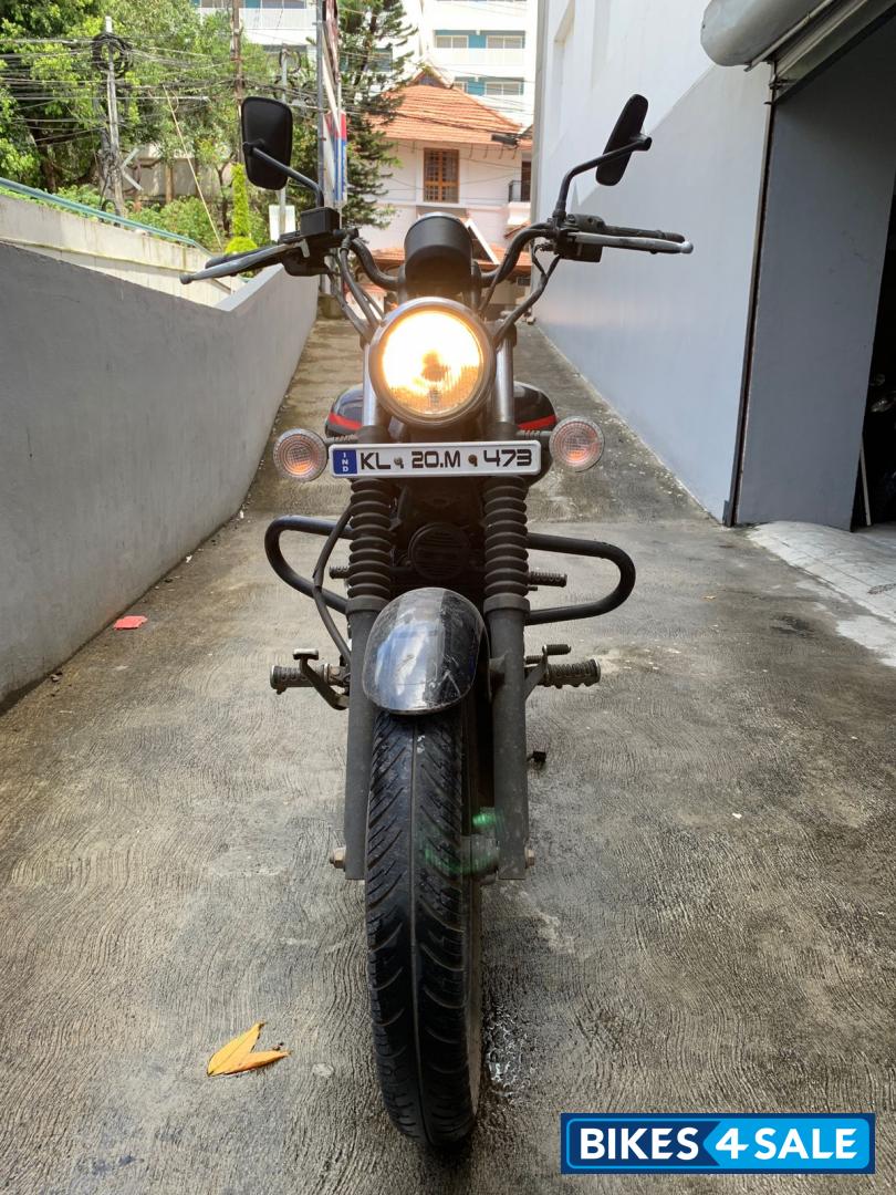 Black Bajaj Avenger Street 220 Black Bajaj Avenger Street 220
