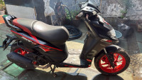 Black Aprilia SR 160 Carbon ABS