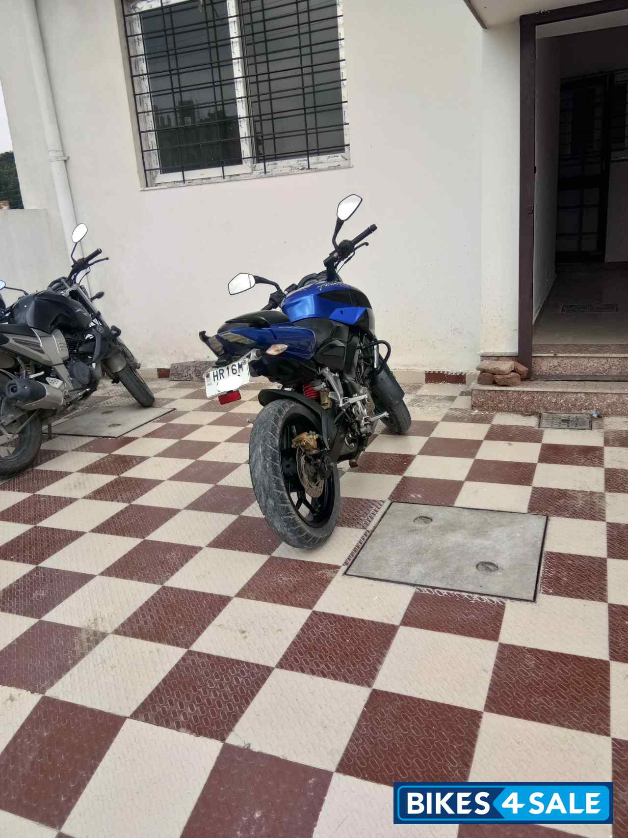 Blue Bajaj Pulsar 200 NS Blue Bajaj Pulsar 200 NS