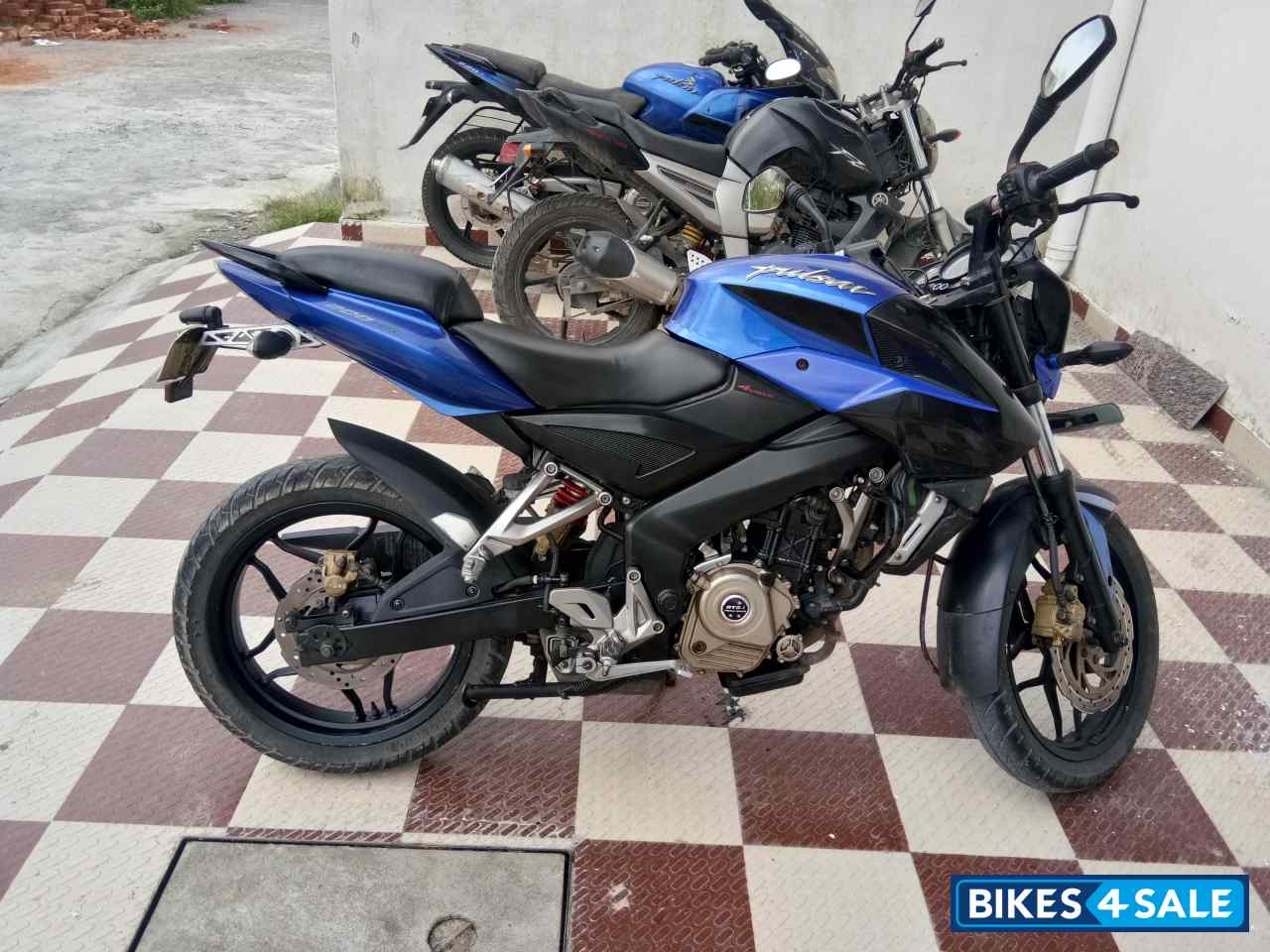 Blue Bajaj Pulsar 200 NS Blue Bajaj Pulsar 200 NS