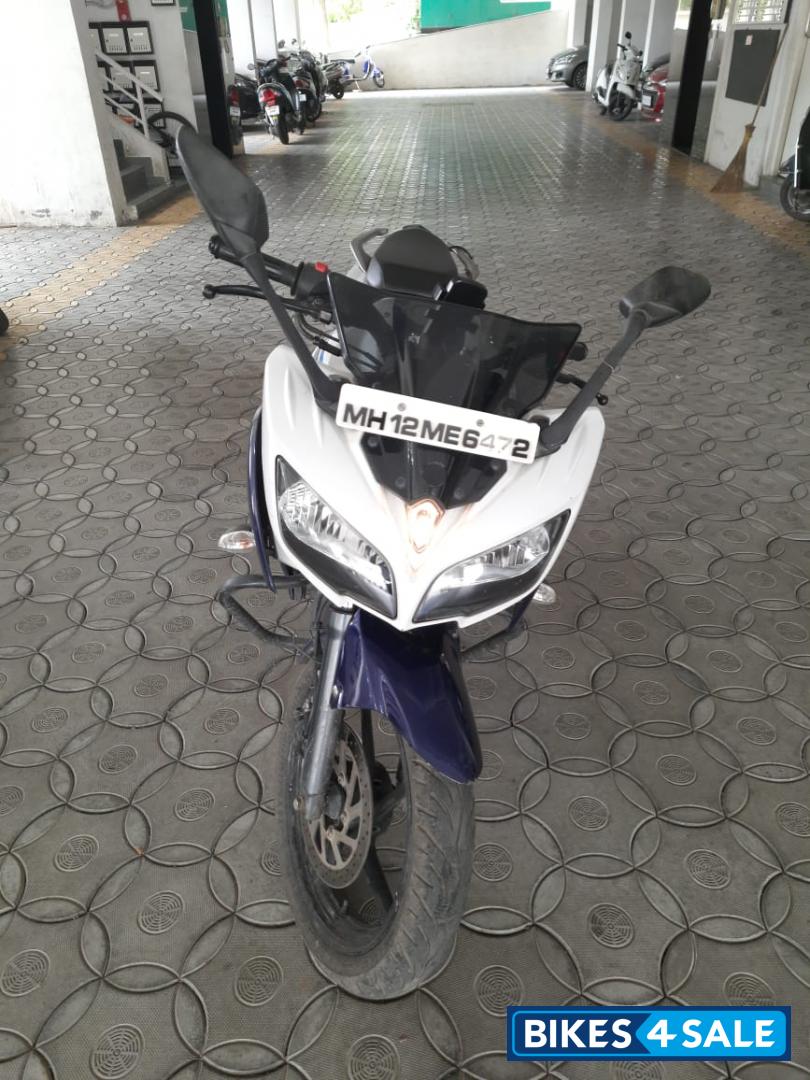White Yamaha Fazer FI V2