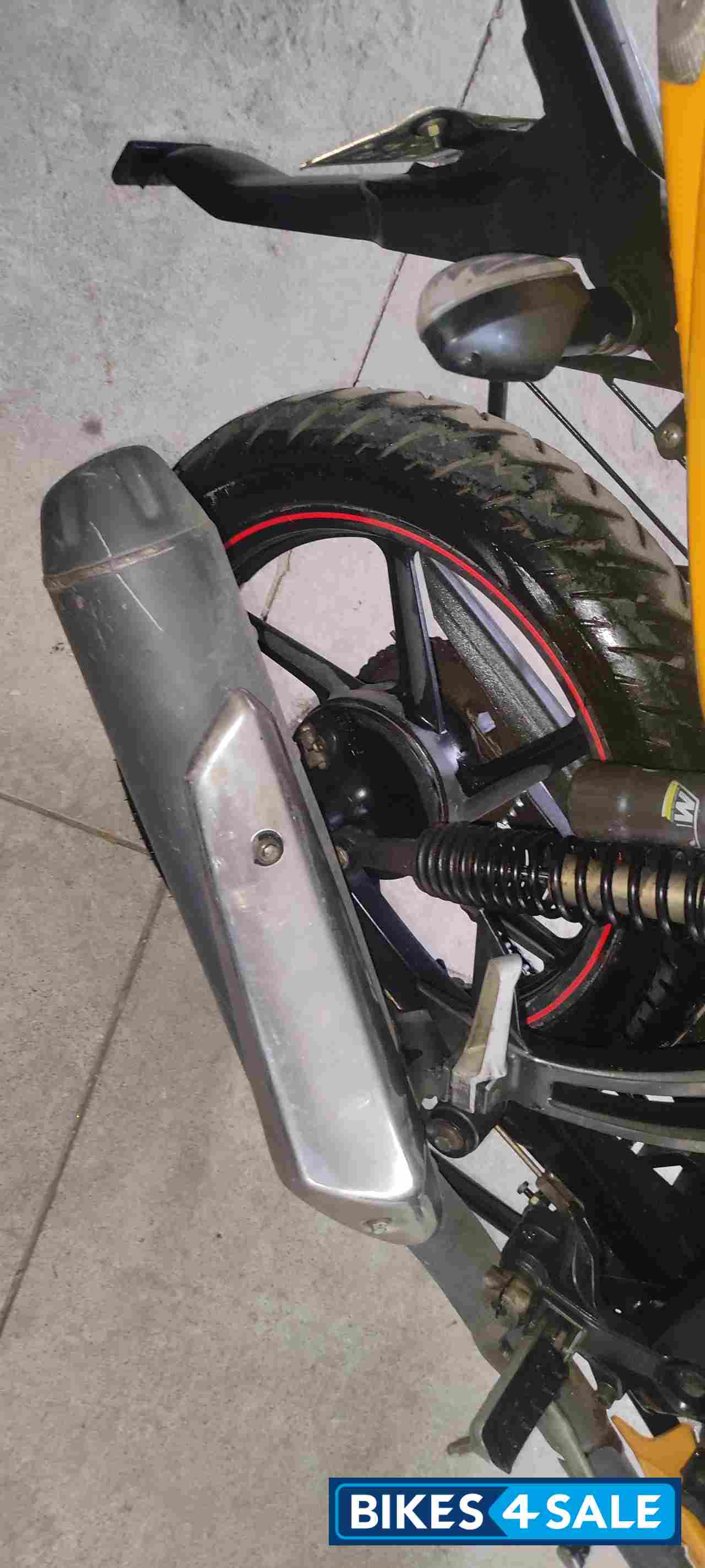 Yellow TVS Apache RTR 160 Yellow TVS Apache RTR 160