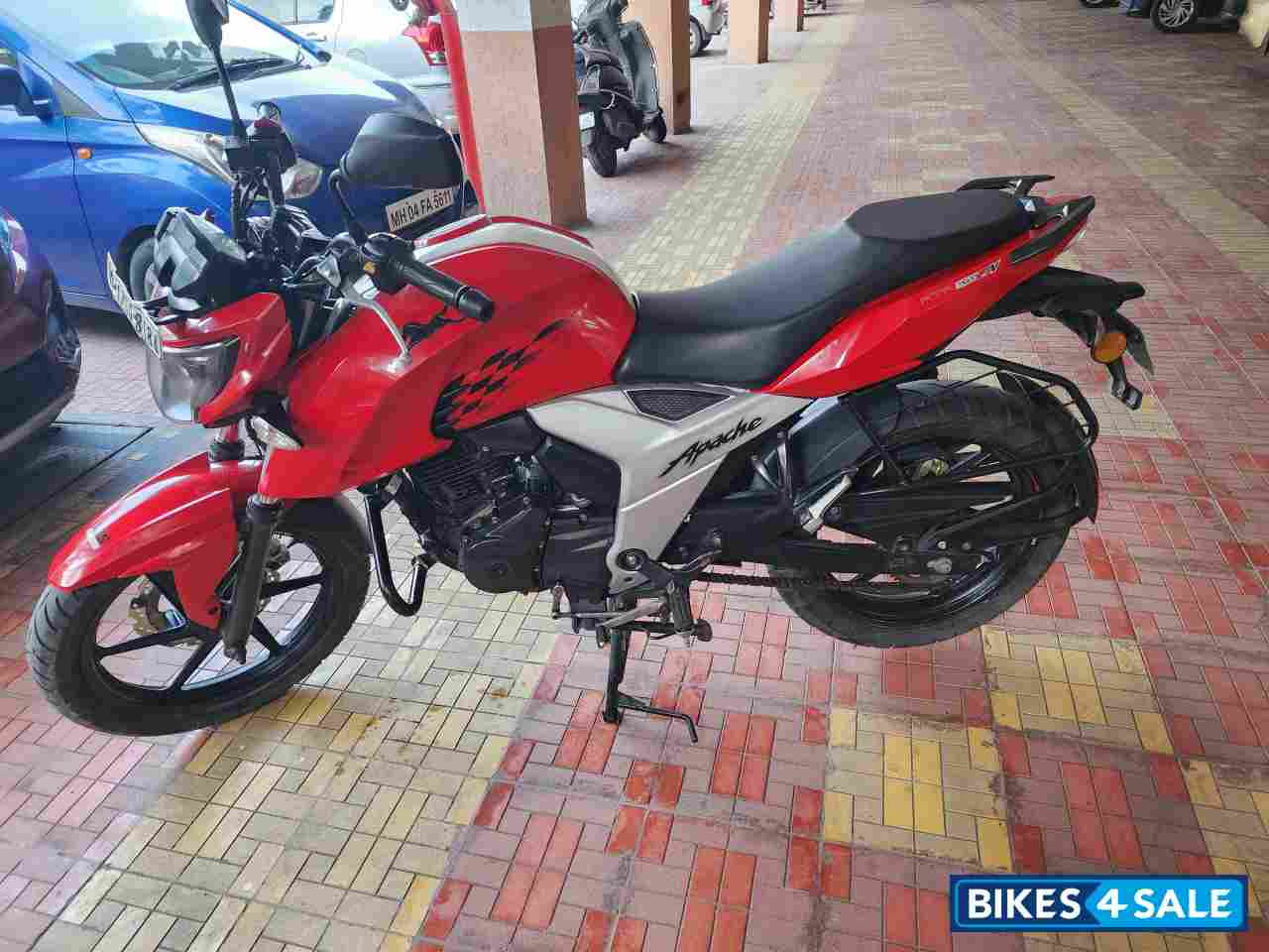 Red TVS Apache RTR 160 4V