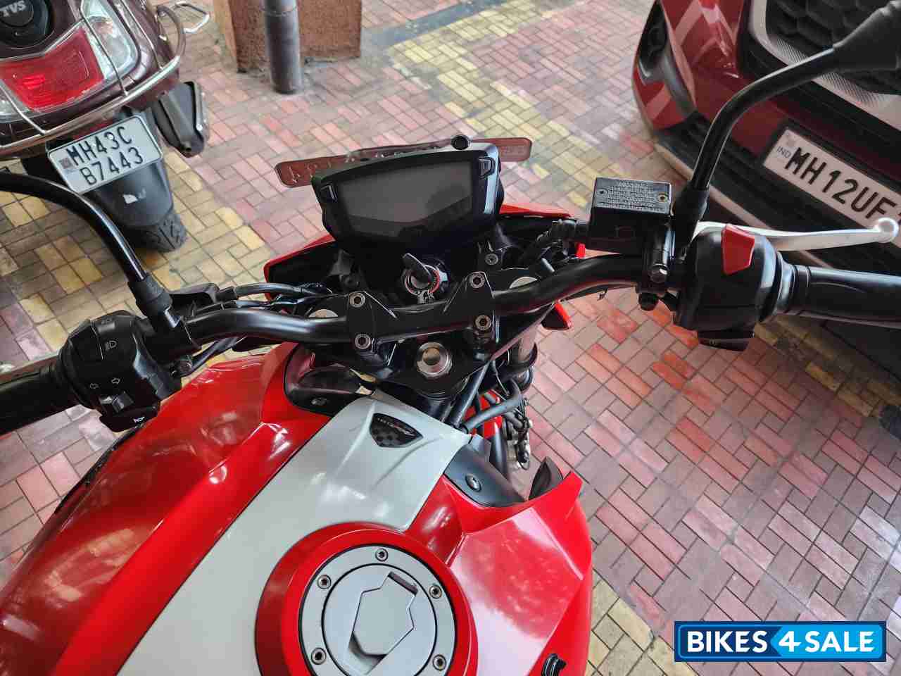 Red TVS Apache RTR 160 4V