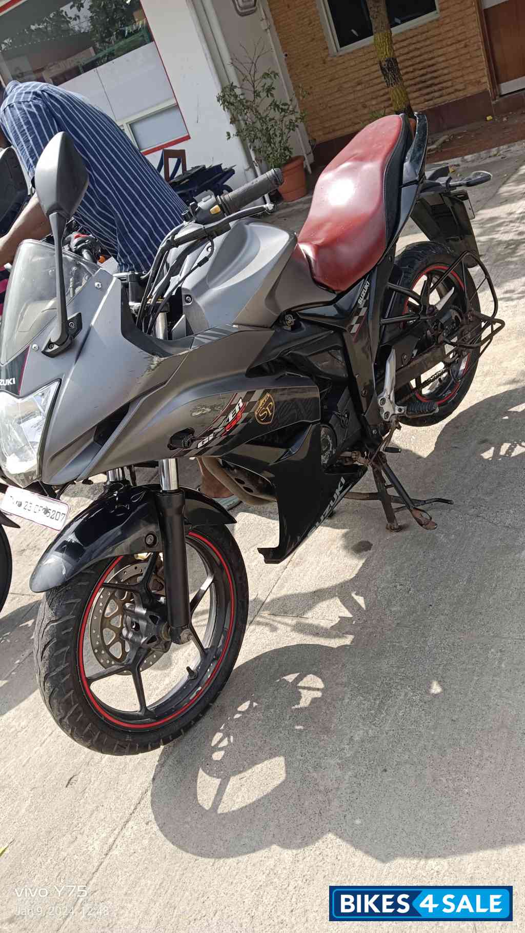 Blackgrey Suzuki Gixxer SF Moto GP