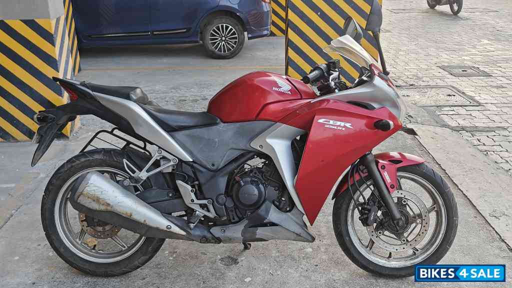 Red Honda CBR 250R ABS