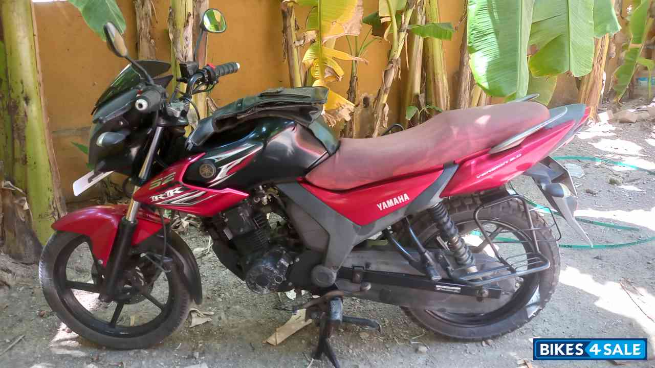 Red, Black Yamaha SZ-RR V2