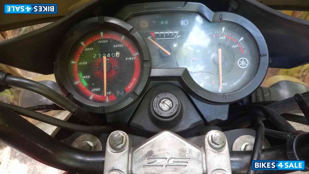 Red, Black Yamaha SZ-RR V2