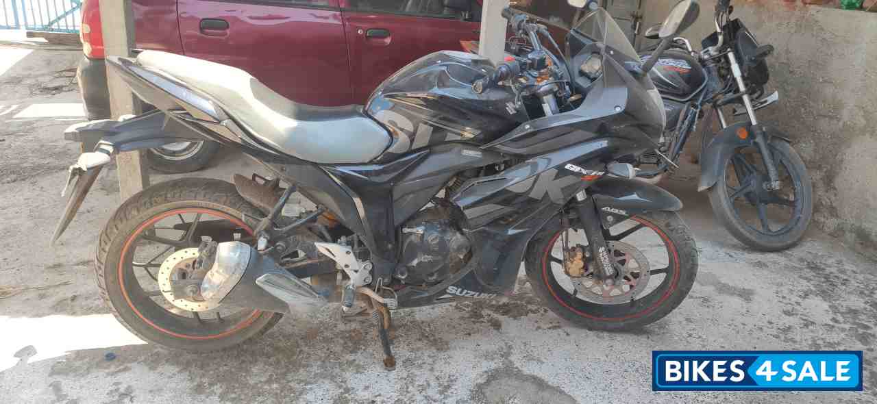 Suzuki Gixxer SF Fi