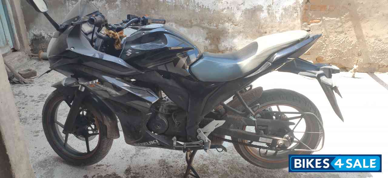 Suzuki Gixxer SF Fi