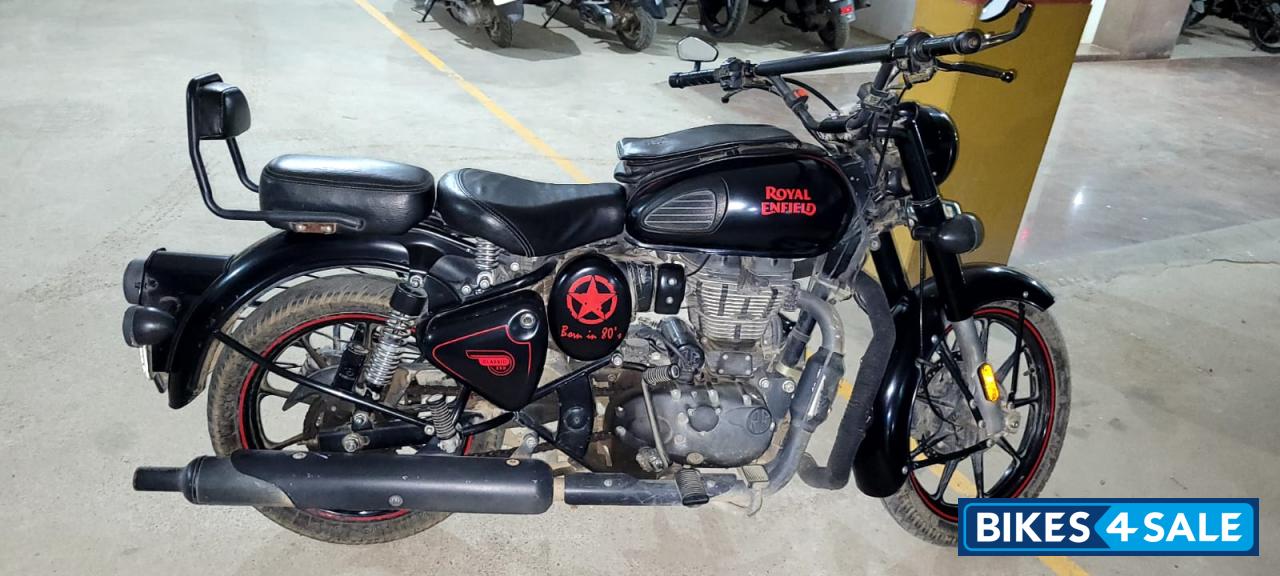 Stealth Black Royal Enfield Classic 350 Dual Channel BS6