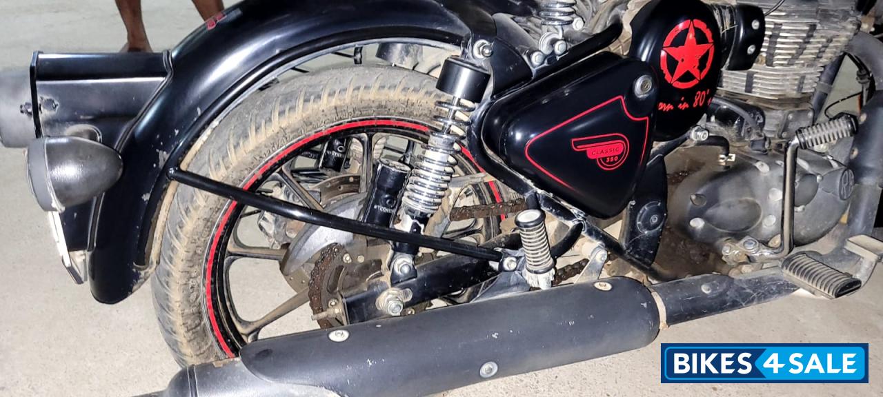 Stealth Black Royal Enfield Classic 350 Dual Channel BS6