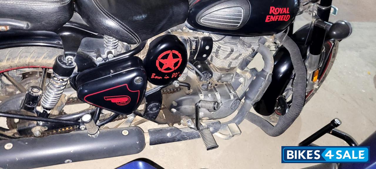 Stealth Black Royal Enfield Classic 350 Dual Channel BS6