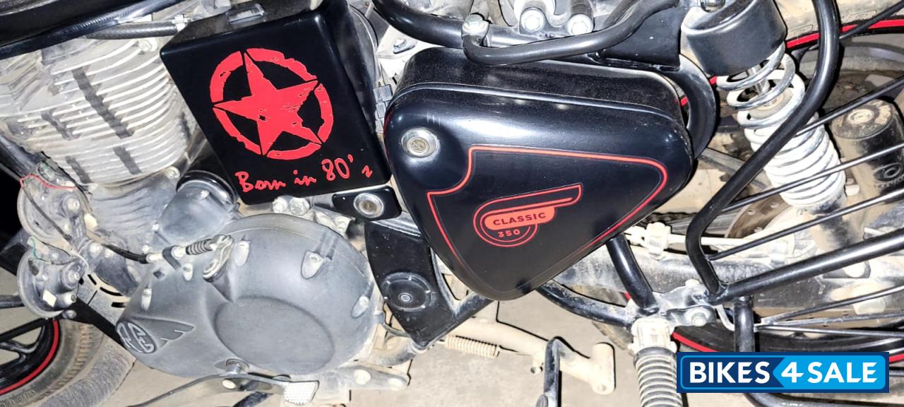 Stealth Black Royal Enfield Classic 350 Dual Channel BS6