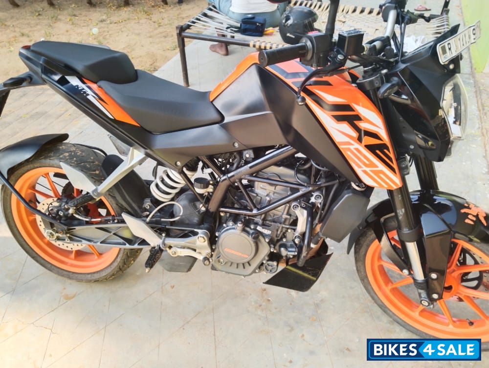 KTM Duke 125