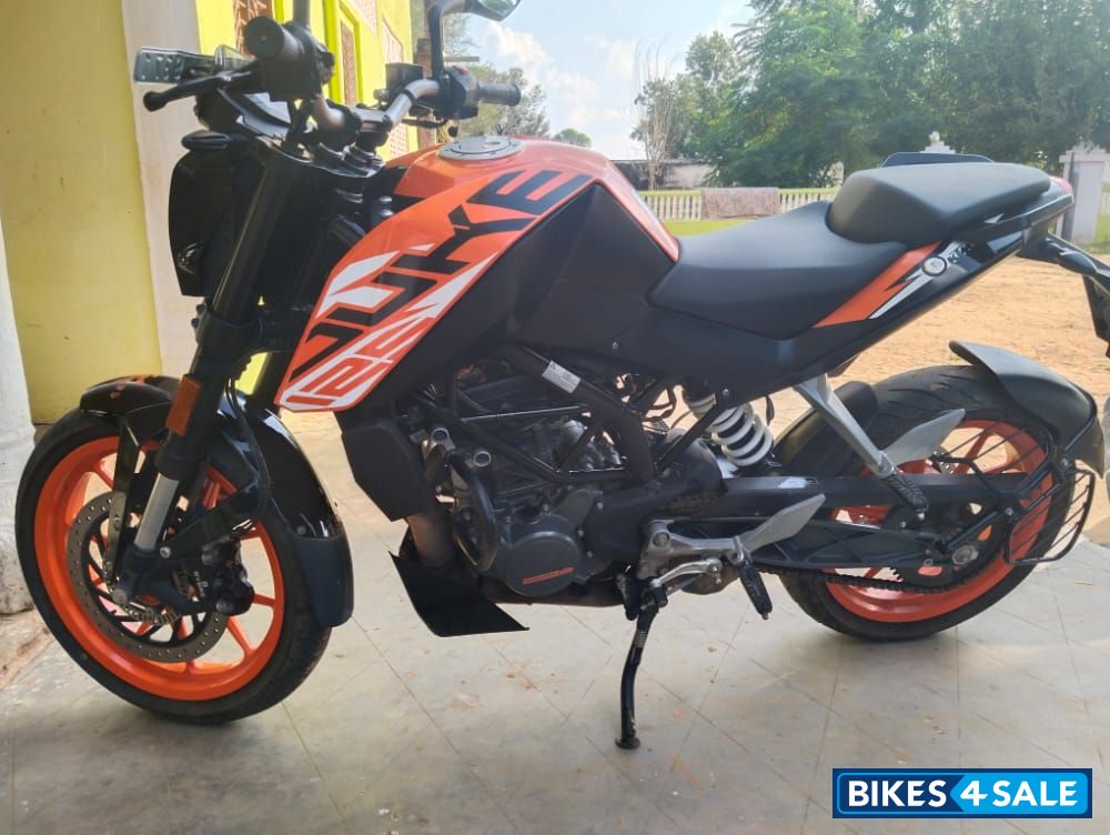 KTM Duke 125