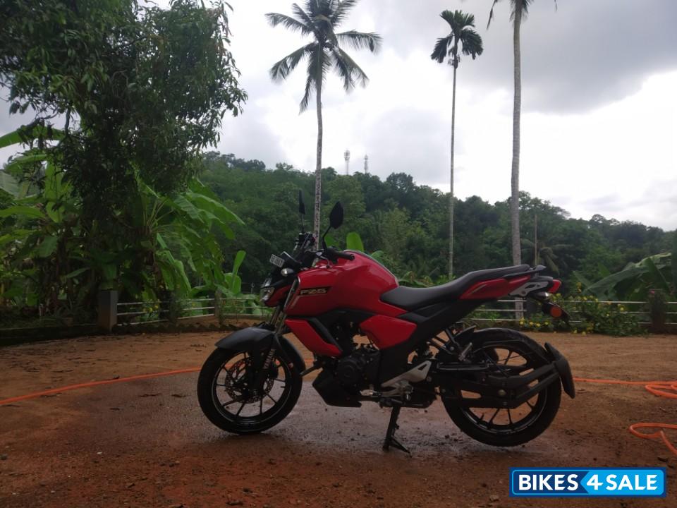 Red Yamaha FZ-S FI V3