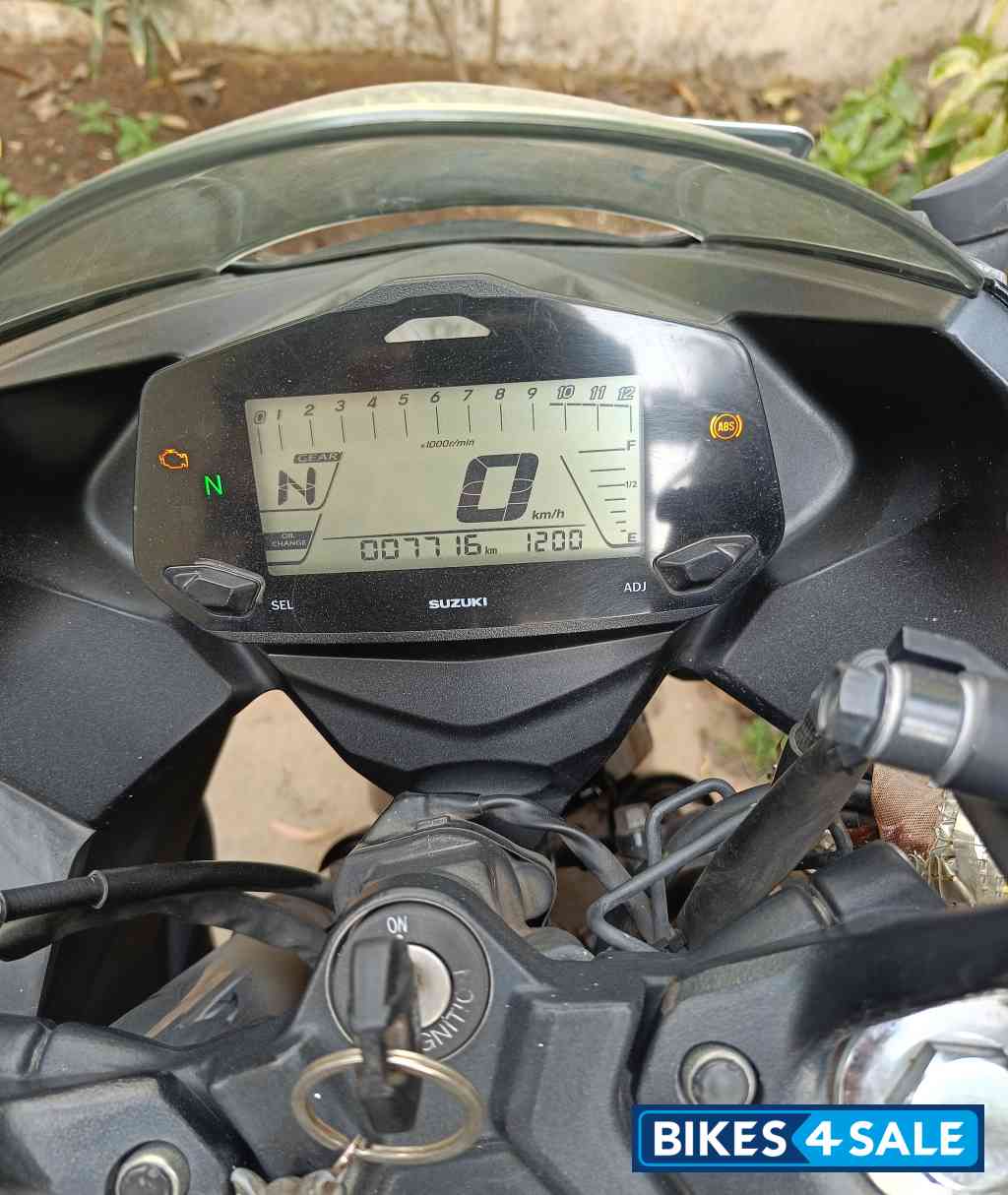 Sparkling Black Suzuki Gixxer SF BS6