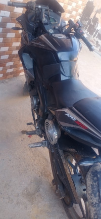 Black Bajaj Pulsar RS 200