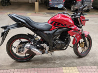 Red Suzuki Gixxer 150
