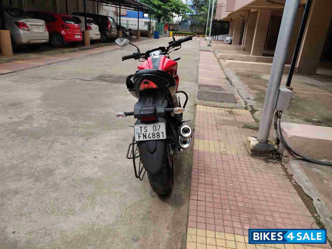 Red Suzuki Gixxer 150