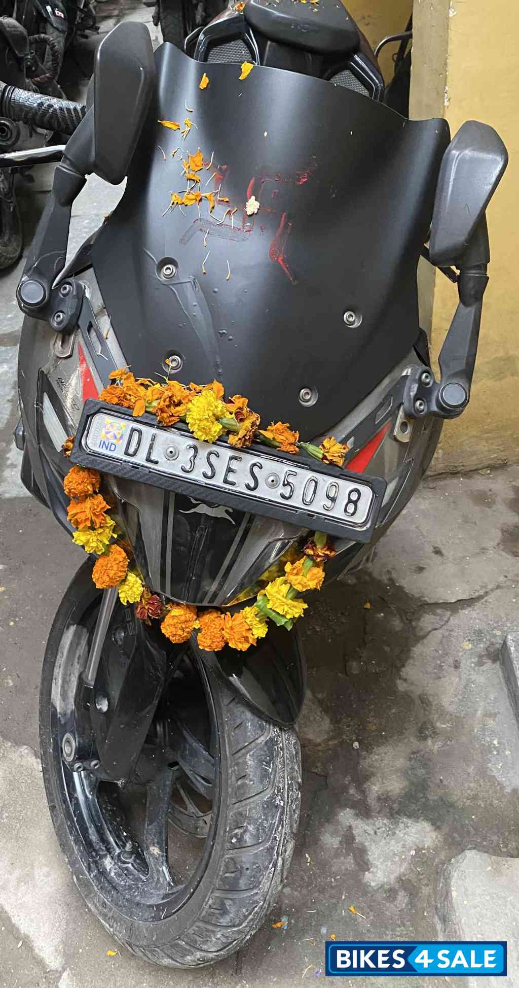 Black TVS Apache RR 310 2020