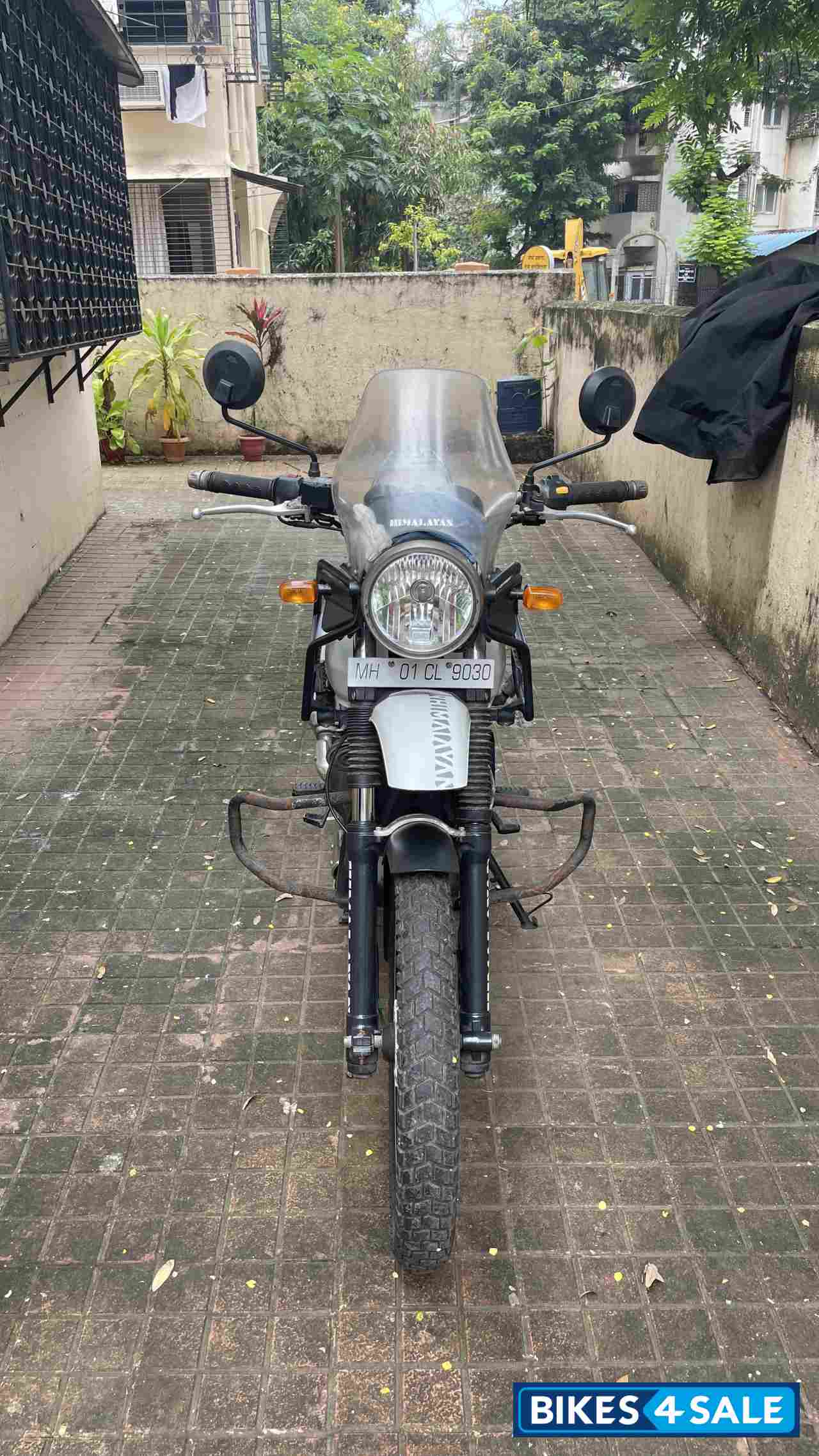 White Royal Enfield Himalayan
