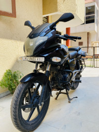 Black Bajaj Pulsar 220F