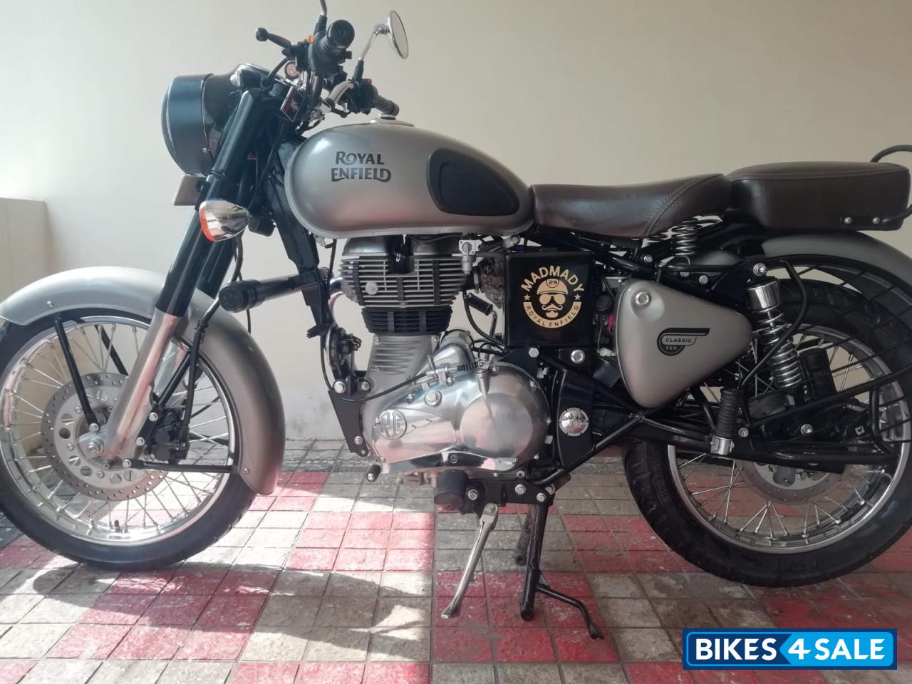 Gunmetal Grey Royal Enfield Classic Gunmetal Grey