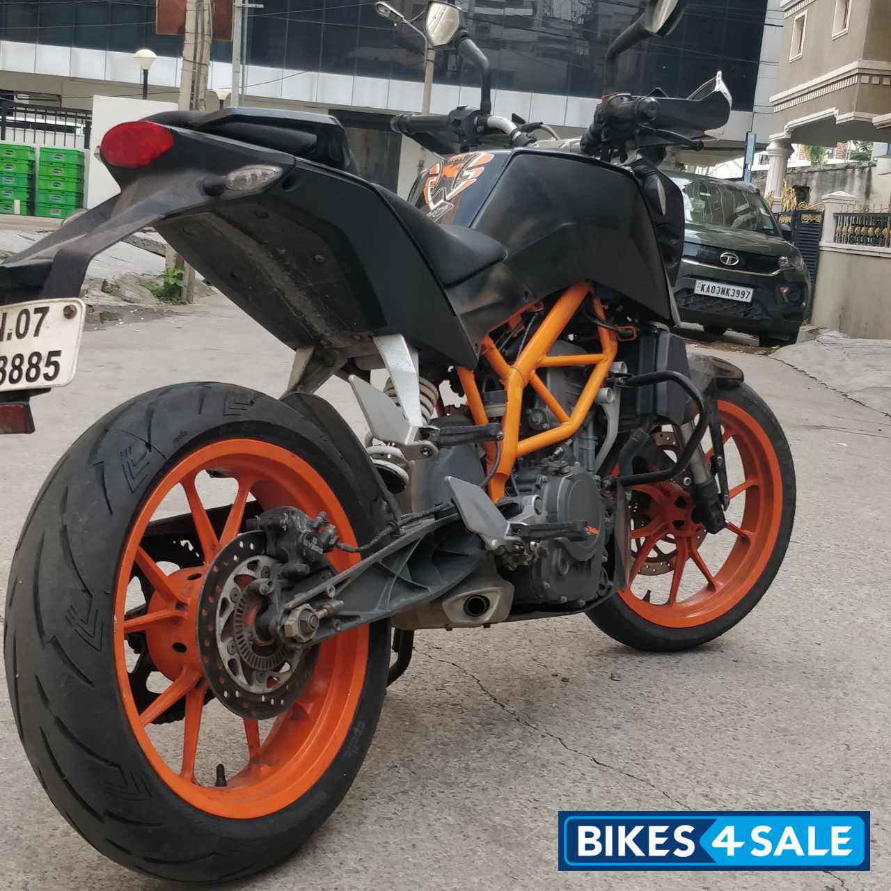 Black KTM Duke 390