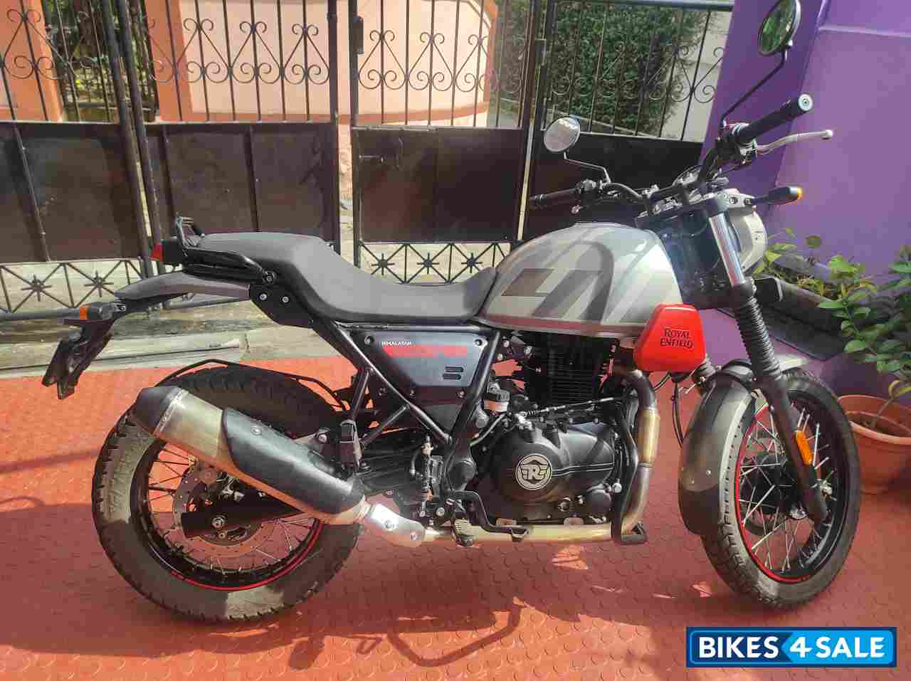 Graphite Red Royal Enfield Scram 411