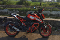 Orange KTM Duke 250