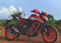 Orange KTM Duke 250