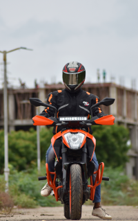 Orange KTM Duke 250