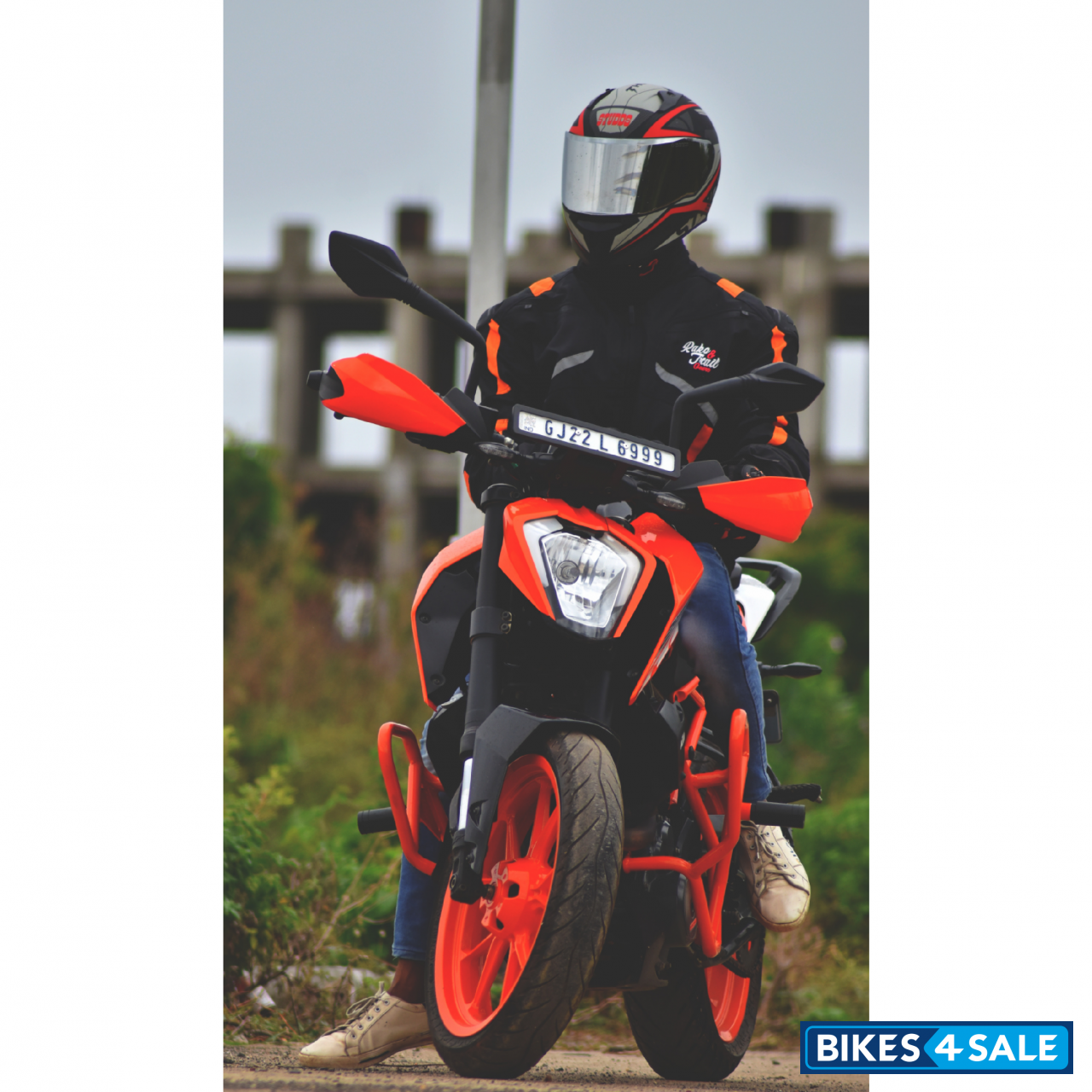 Orange KTM Duke 250