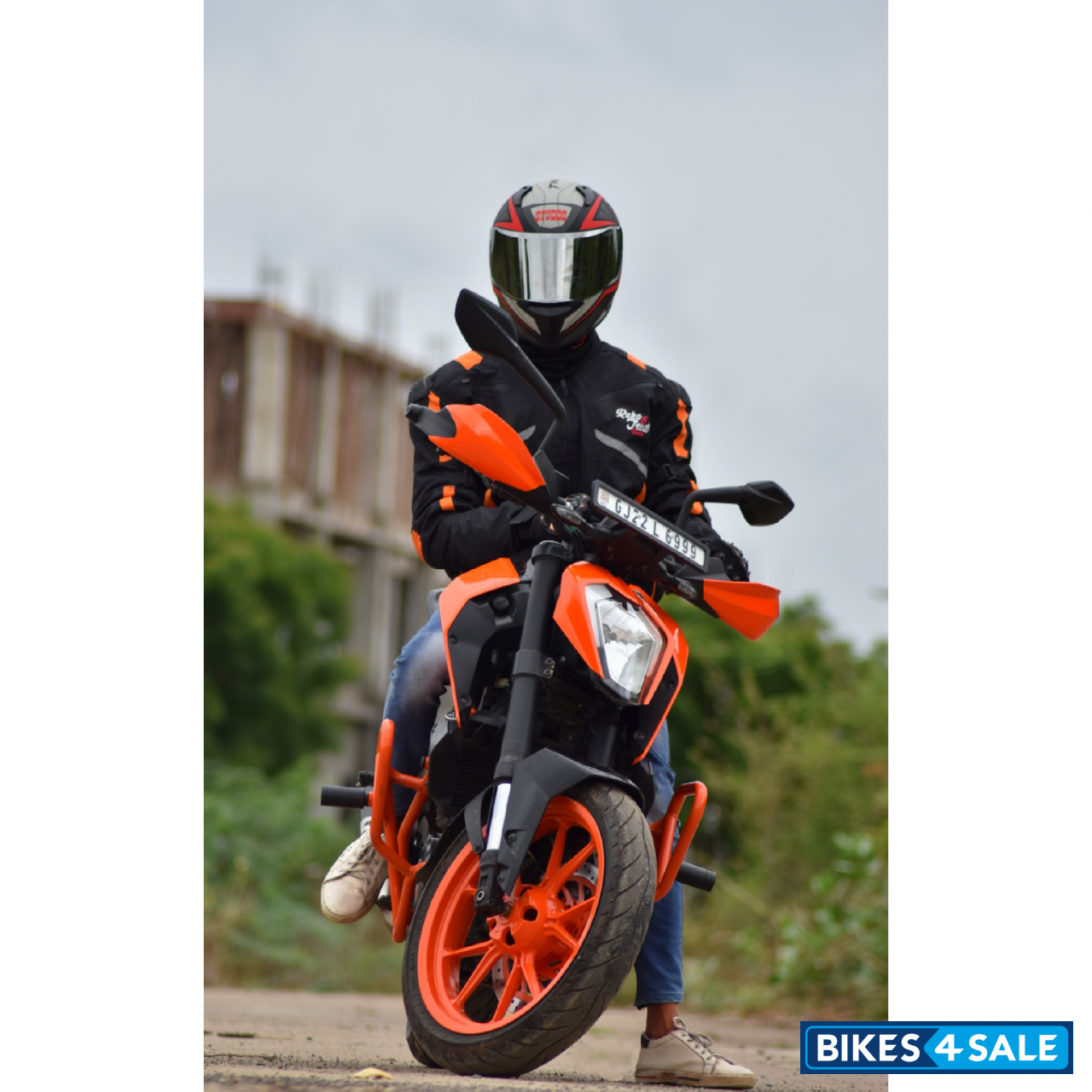Orange KTM Duke 250