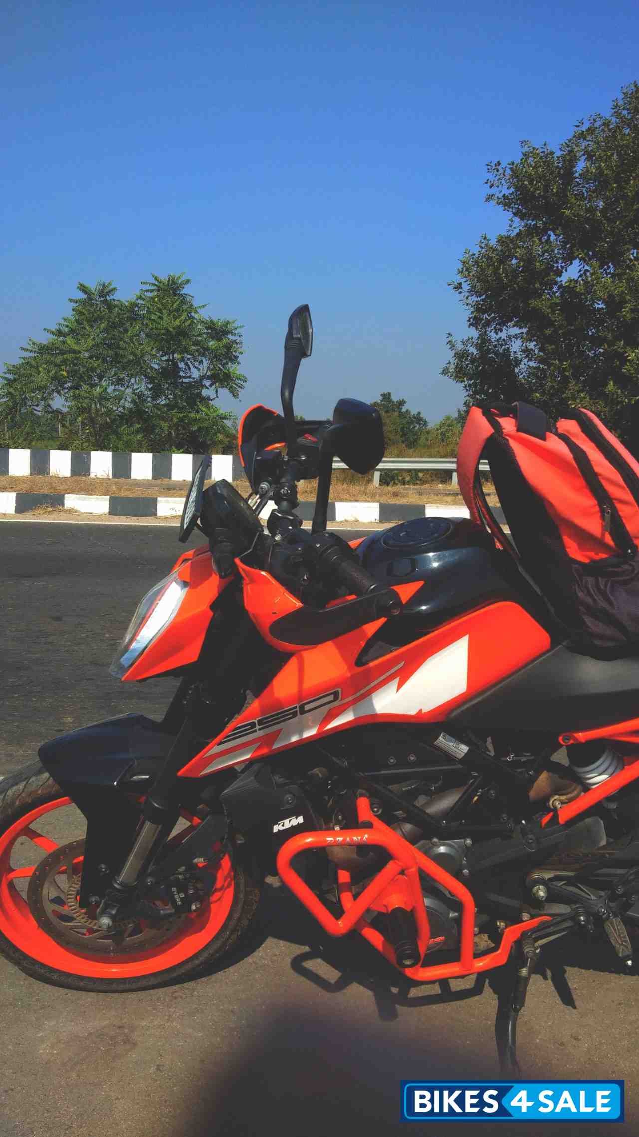 Orange KTM Duke 250