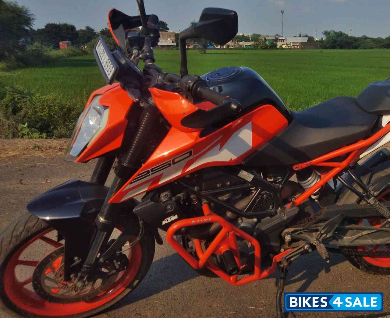 Orange KTM Duke 250