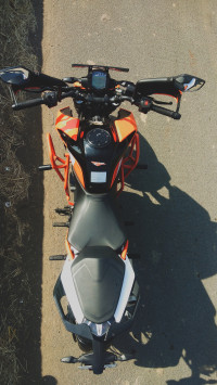 Orange KTM Duke 250