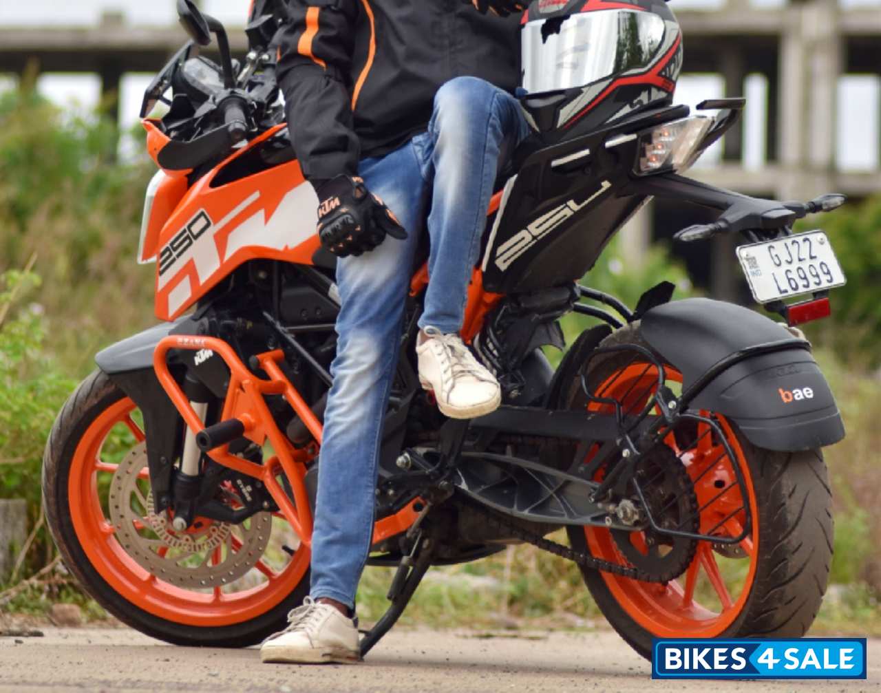 Orange KTM Duke 250
