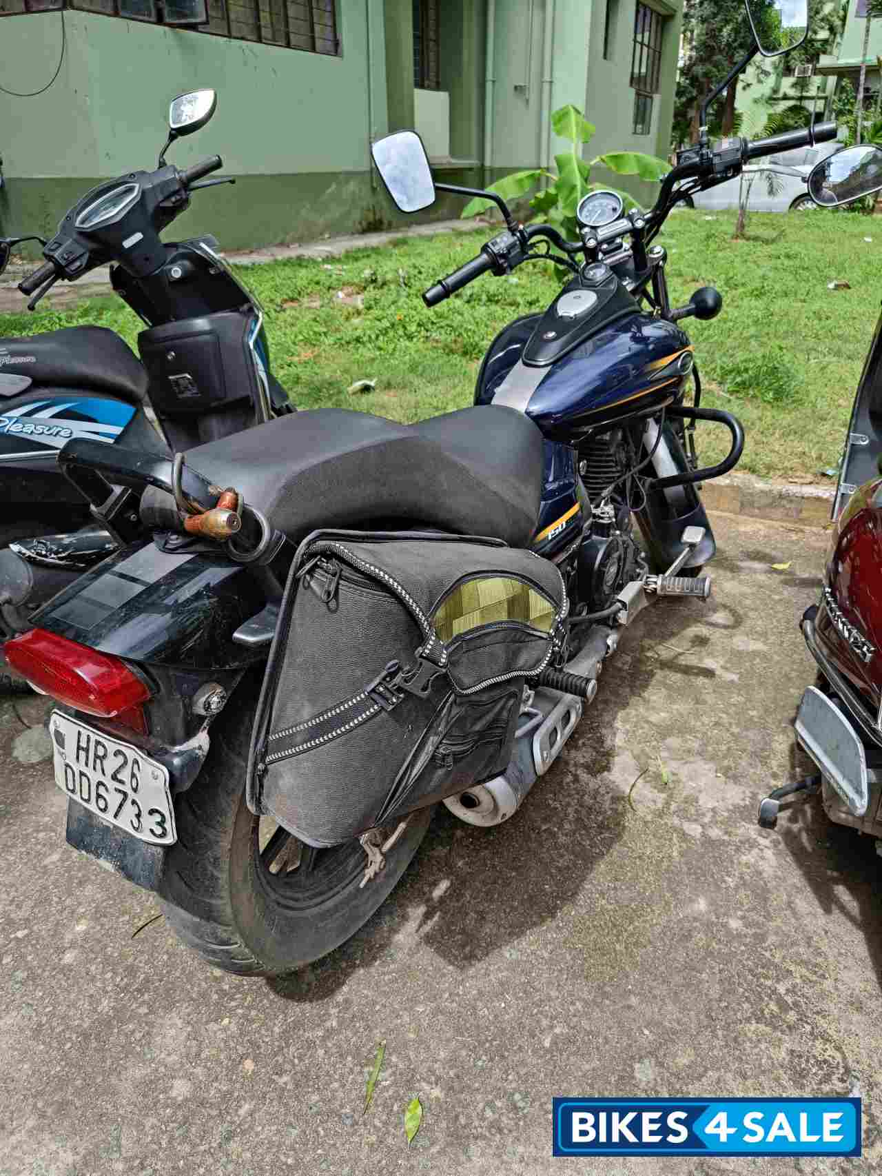 Blue Bajaj Avenger Street 150
