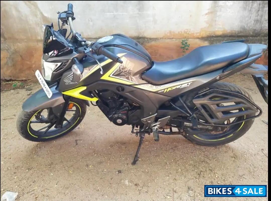 Honda CB Hornet 160R