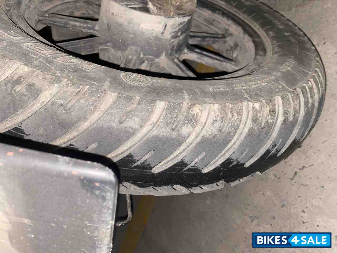 Black Bajaj Avenger Street 220