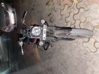 Black Bajaj Avenger Street 220