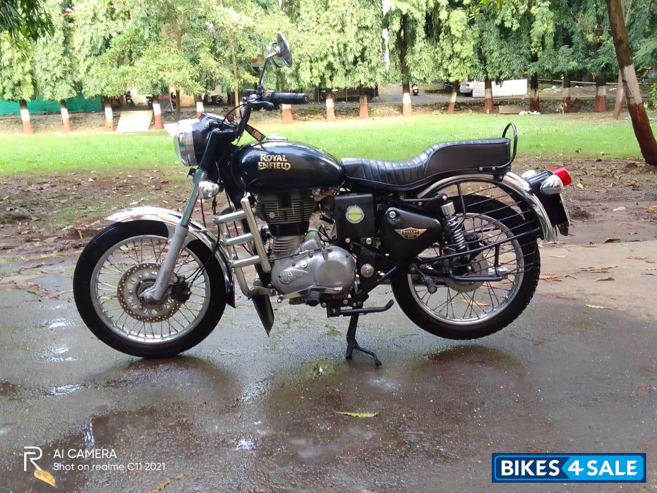 Black Royal Enfield Bullet 350 ES