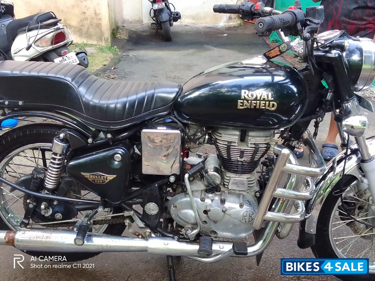 Black Royal Enfield Bullet 350 ES