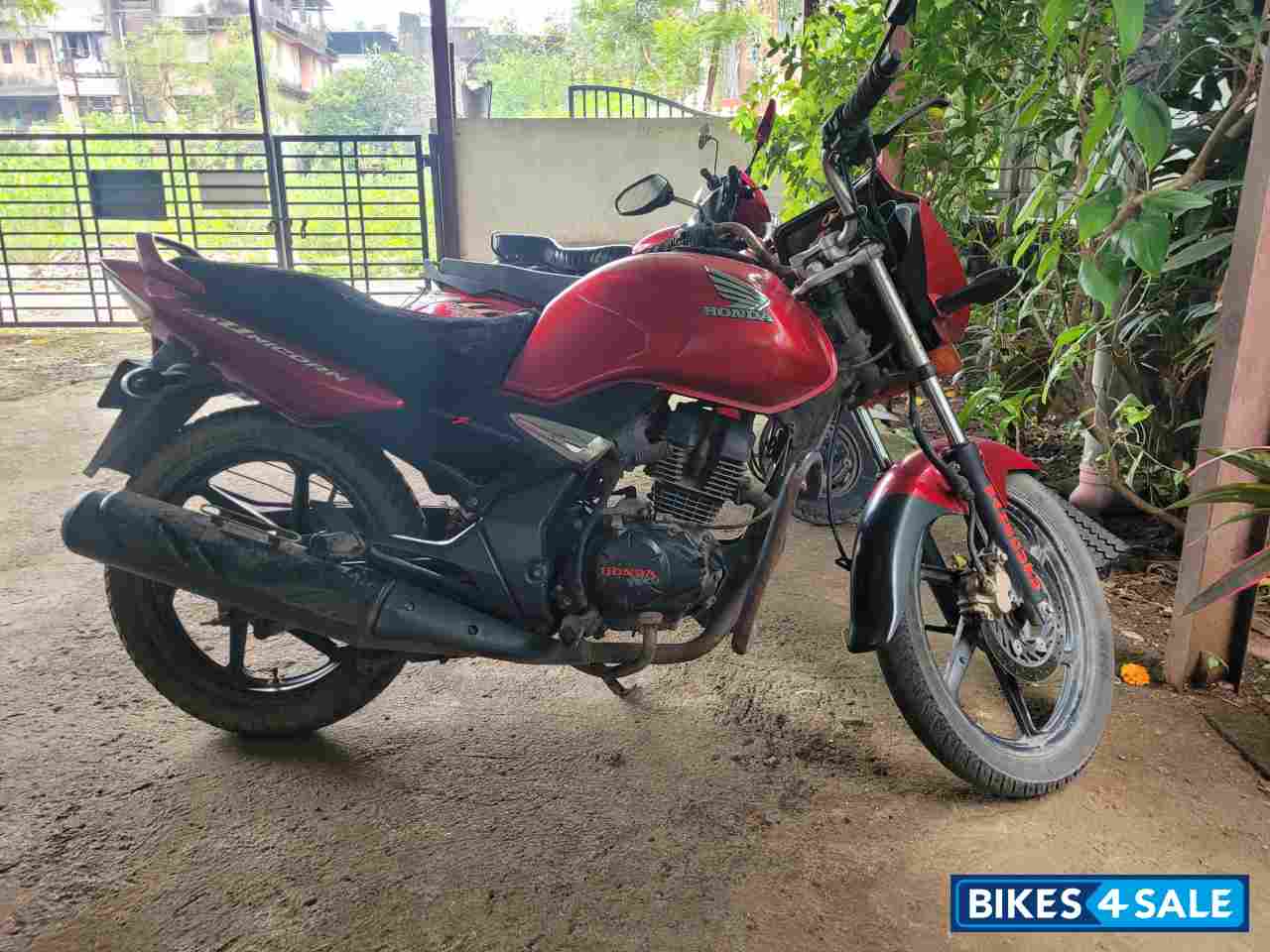 Red Honda CB Unicorn