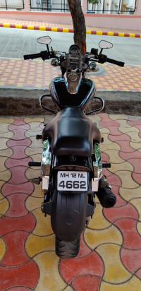 Black Bajaj Avenger Cruise 220