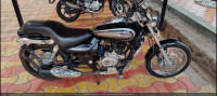 Black Bajaj Avenger Cruise 220