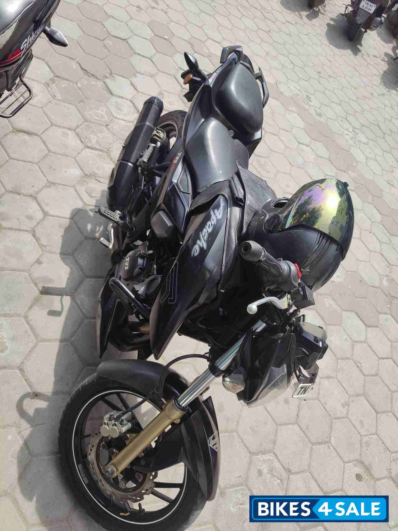 Matte Black TVS Apache RTR 200 4V